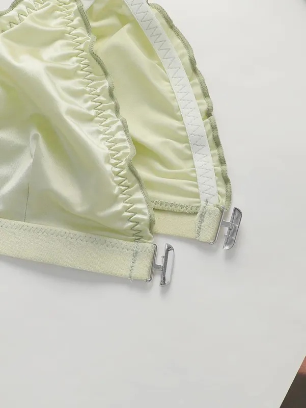 2 Sets Damen Satin-Dreieck-Dessous-Set, kabelloser BH mit Vorderverschluss und Rüschenbesatz, weicher, bequemer BH und Höschen-Set für den Alltag