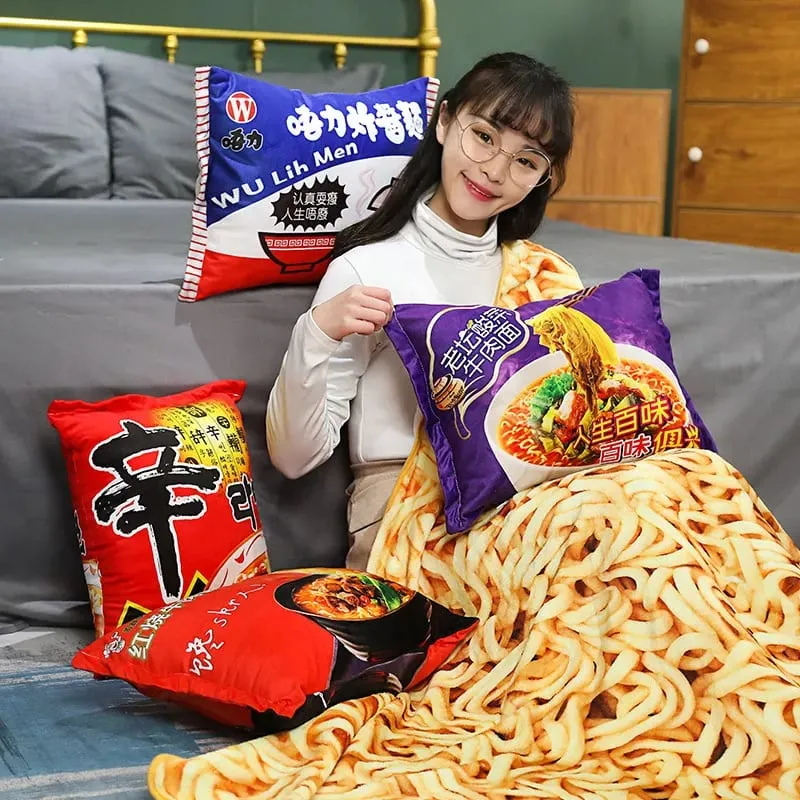 45cm Makanan Lucu Simulasi Mainan Mewah Mee Segera Bantal Mewah dengan Selimut Sumbat Mee Goreng Daging Lembu Hadiah Bantal Mewah — image 9