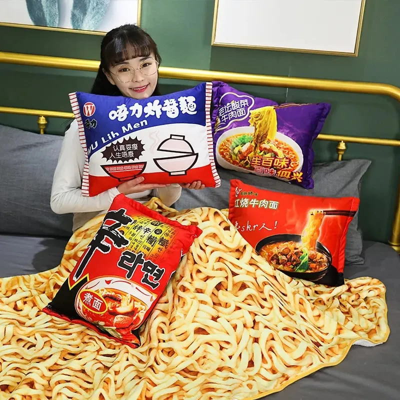 45cm Makanan Lucu Simulasi Mainan Mewah Mee Segera Bantal Mewah dengan Selimut Sumbat Mee Goreng Daging Lembu Hadiah Bantal Mewah — image 7