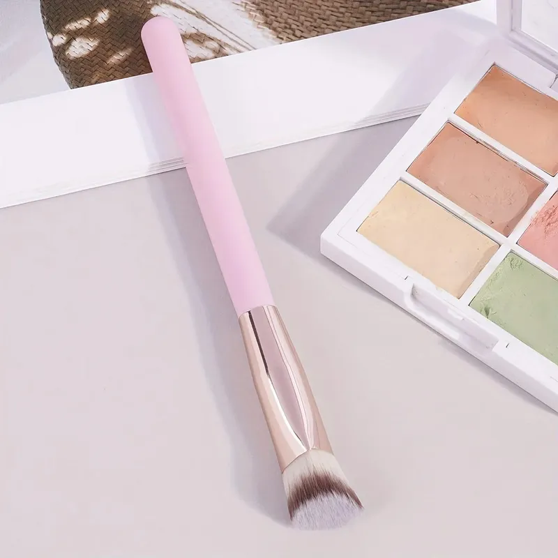Premium Concealer Brush Triangle Brush Head Soft Synthetic Bristles Fit for The Skin — image 2