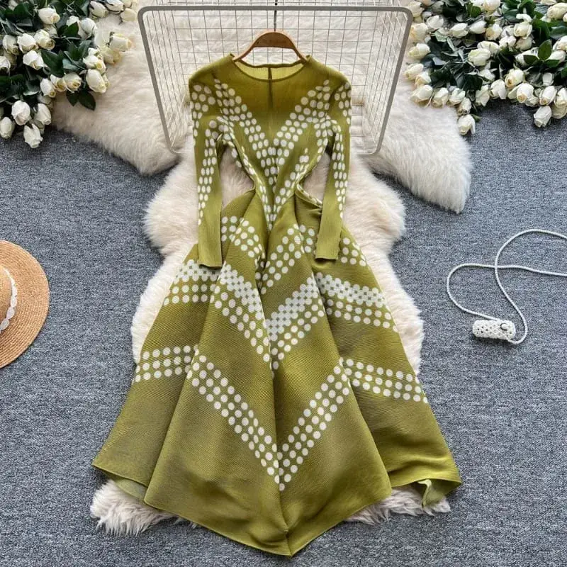 Miyake Pleated Dresses Europe New Simple Fashion Printed Elegant Large Hem Women's Lightweight Stretchy Bounce Flower Bud Dress — image 4