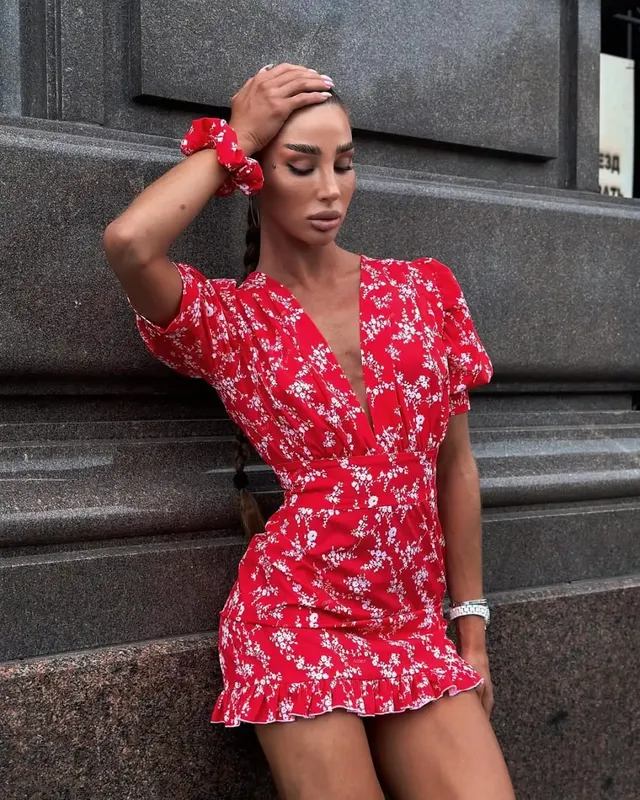 Chic Strawberry Print Ruffle Dress 2026 Deep V Neck Long Puff Sleeve Ruched Waist Mini Dresses Spring Sweet Café Meetup Vestido