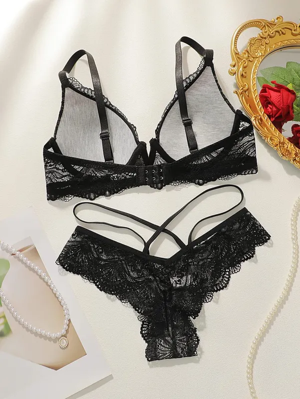 Ladies' elegant perspective deep V-ring bra with full coverage and lifting semi lace texture pure black low cut underwear L093