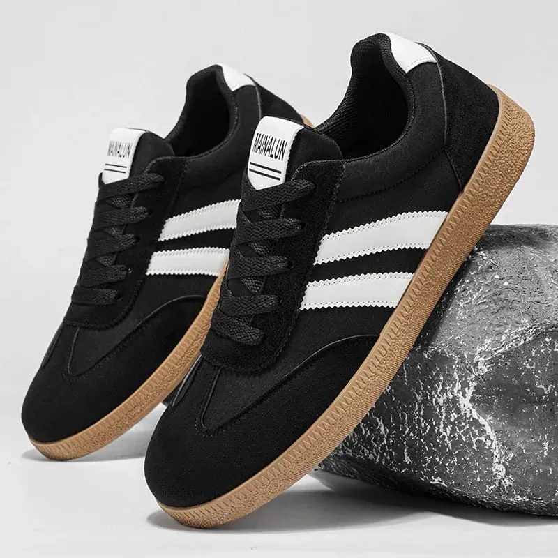 A Pair of Skateboard Shoes Shoes for men German Training Shoes Men's tennis shoes Men'S Fashionable Sports And Leisure Shoes
