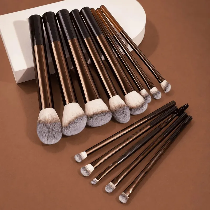 16Pcs Soft Bristle Kabuki Blending Makeup Brush Set Foundation Eyeshadow Blush Cosmetic Tool Professional Makeup Brush