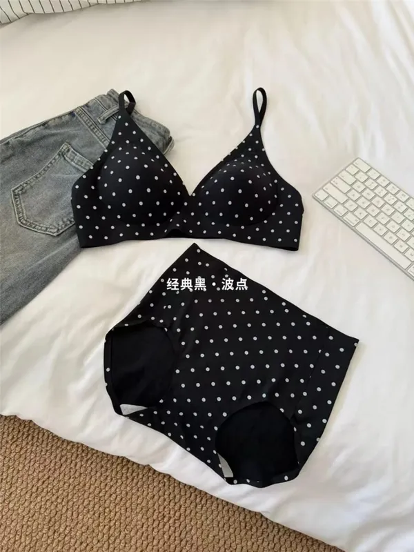American Retro Polka Dot Bra Seamless Deep V Wireless Jelly Support Anti Sagging Lingerie Set Sexy Comfort MOYISU Sexy Bra Set — image 13