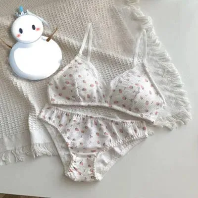 Sweet Japanese Lolita Bra Set Cherry Strawberry Print Wireless Non Padded Bralette Anti-Sagging Comfort AB Cup MOYISU 32-38 Sexy