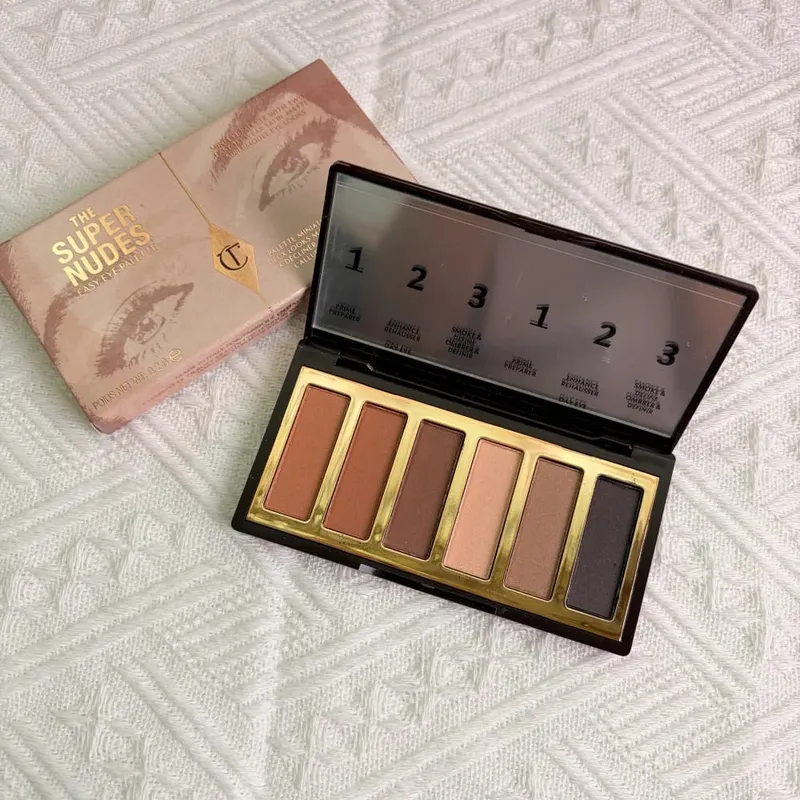 Charlotte Tilbury Cosmetics Flawless Liquid Highlighter hidrata a pele Paleta luxuosa com acabamentos metálicos brilhantes e acetinados — image 23