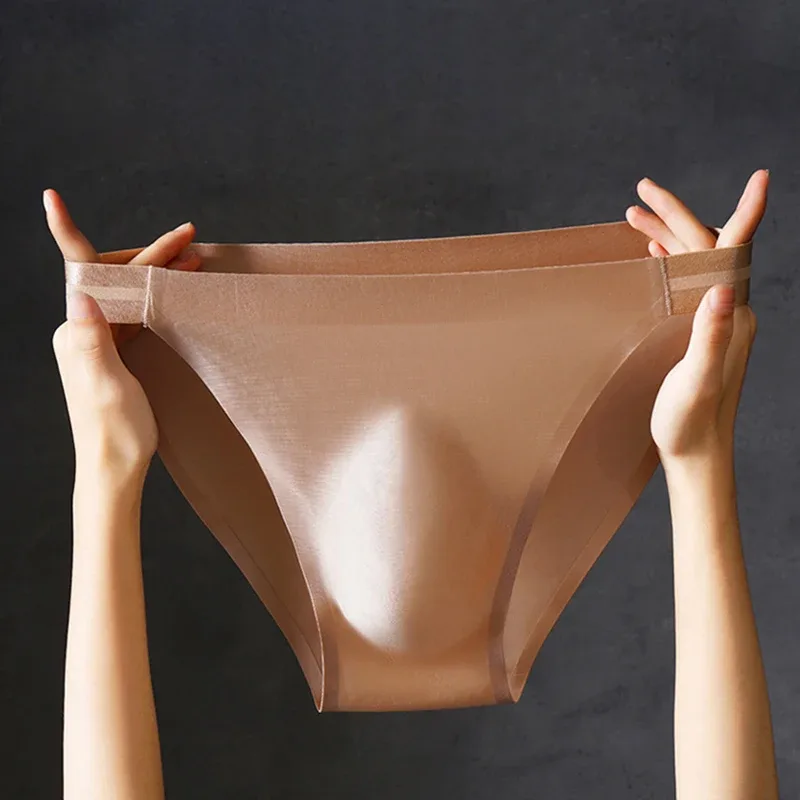 Seamless Quick Drying Men Briefs Underwear Solid Color Ice Silk Light AndThin Underpants Sexy Breathable 3D Pouch Panties Undies