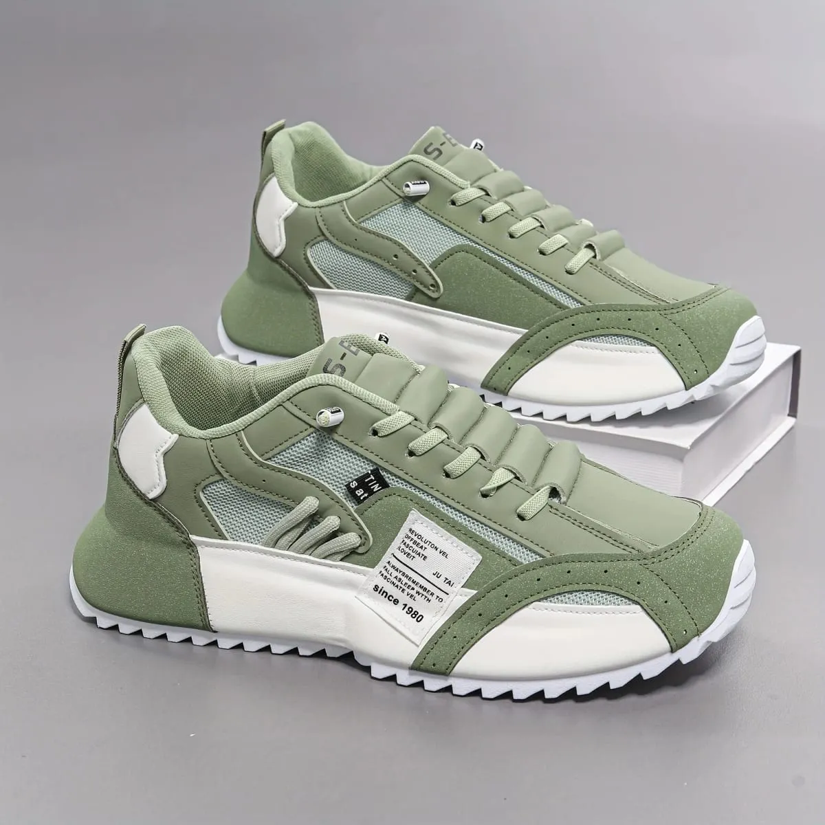 Men's Outdoor Casual Shoes Everyday Casual Running Shoes for Men Sizes 39 to 47 — image 2