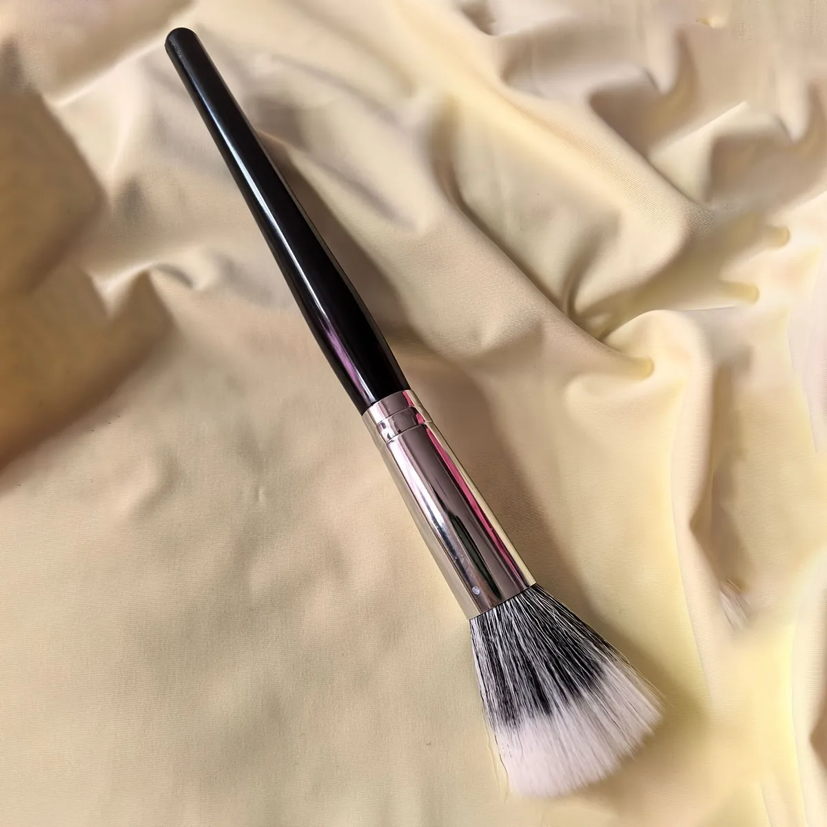 2 PCS Multitask Makeup Brush Professional Blush Contour Brush Soft Synthetic Fiber Make Up Brushes