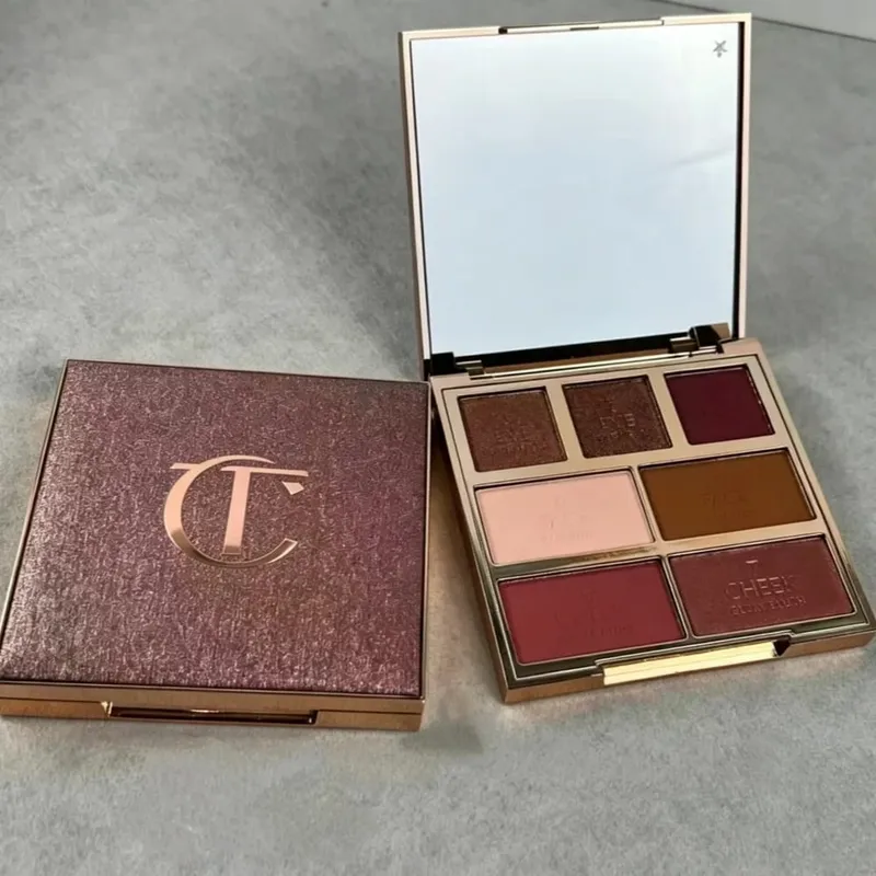 Serbuk Berus Udara Charlotte Tilbury Mengaburkan Tak Berliang&Penyerlah Hadiah Solekan Bercahaya Bercahaya Tahan Lama Fokus Lembut Bercahaya — image 12