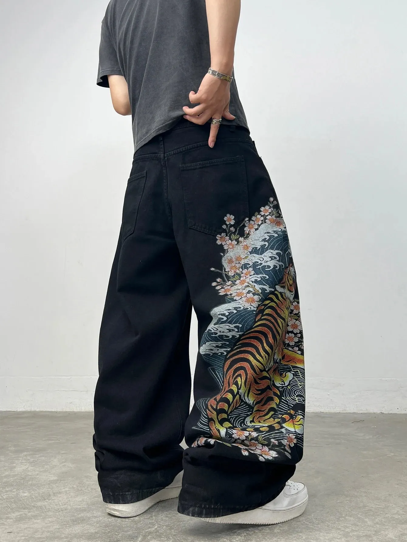 Men's Black Baggy Wide-Leg Jeans with Tiger Cherry Blossom and Wave Print Y2K Streetwear Hip-Hop Fashion Casual Versatile Pants