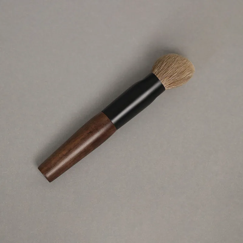 T101 Professional แปรงแต่งหน้าทำด้วยมือผมแพะธรรมชาติเอียงแปรงสั้น Ebony ไม้ Handle Make Up Brush — image 5