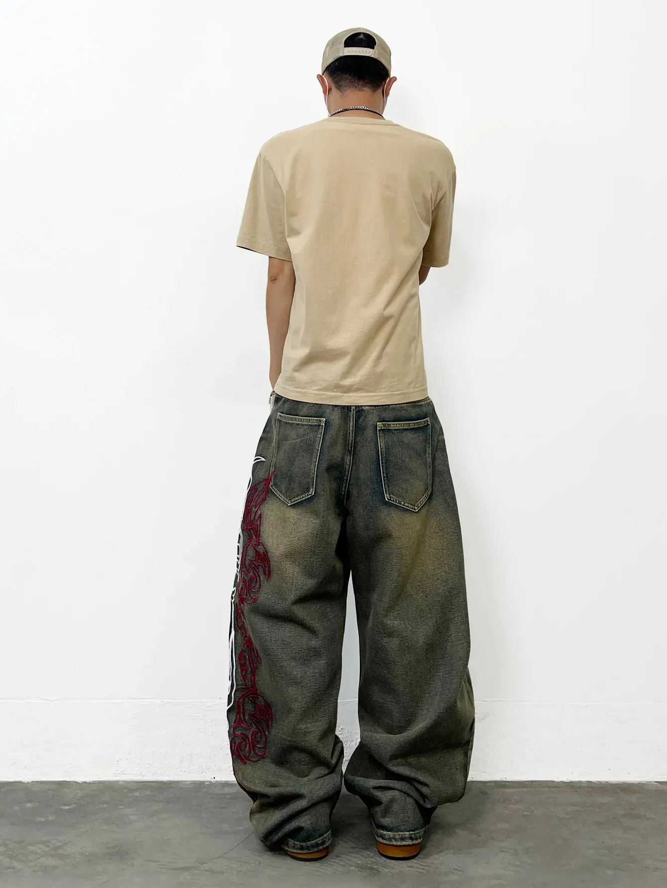 American Retro Two-Tone Totem Embroidery Design Vintage Washed Baggy Wide-Leg Jeans Y2K Hip-Hop Streetwear Stylish Long Pants — image 9