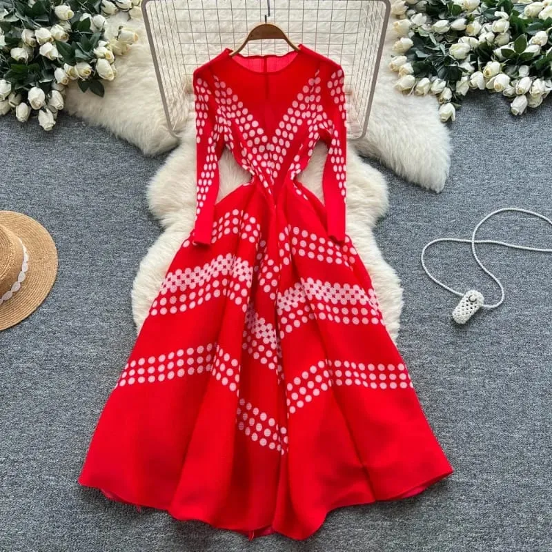 Miyake Pleated Dresses Europe New Simple Fashion Printed Elegant Large Hem Women's Lightweight Stretchy Bounce Flower Bud Dress — image 5