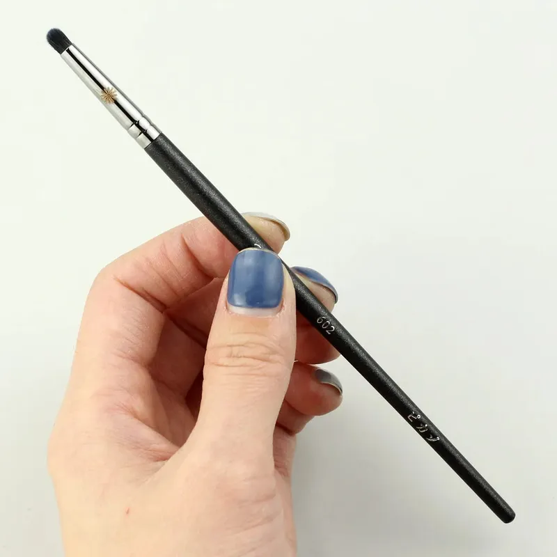 1pc Berus Mekap Smudge Pelapik Mata Rata Berus Solek Perincian Precision Concealer Serbuk kontur sorotan alat kosmetik artis