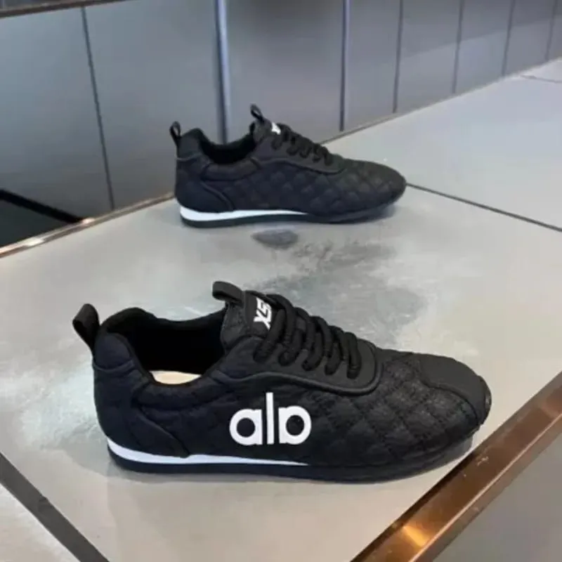 ClaWave Men Quilted Retro Jogger Shoes Lightweight Non Slip Casual Walking Sneakers Trendy Daily Footwear EU39-44