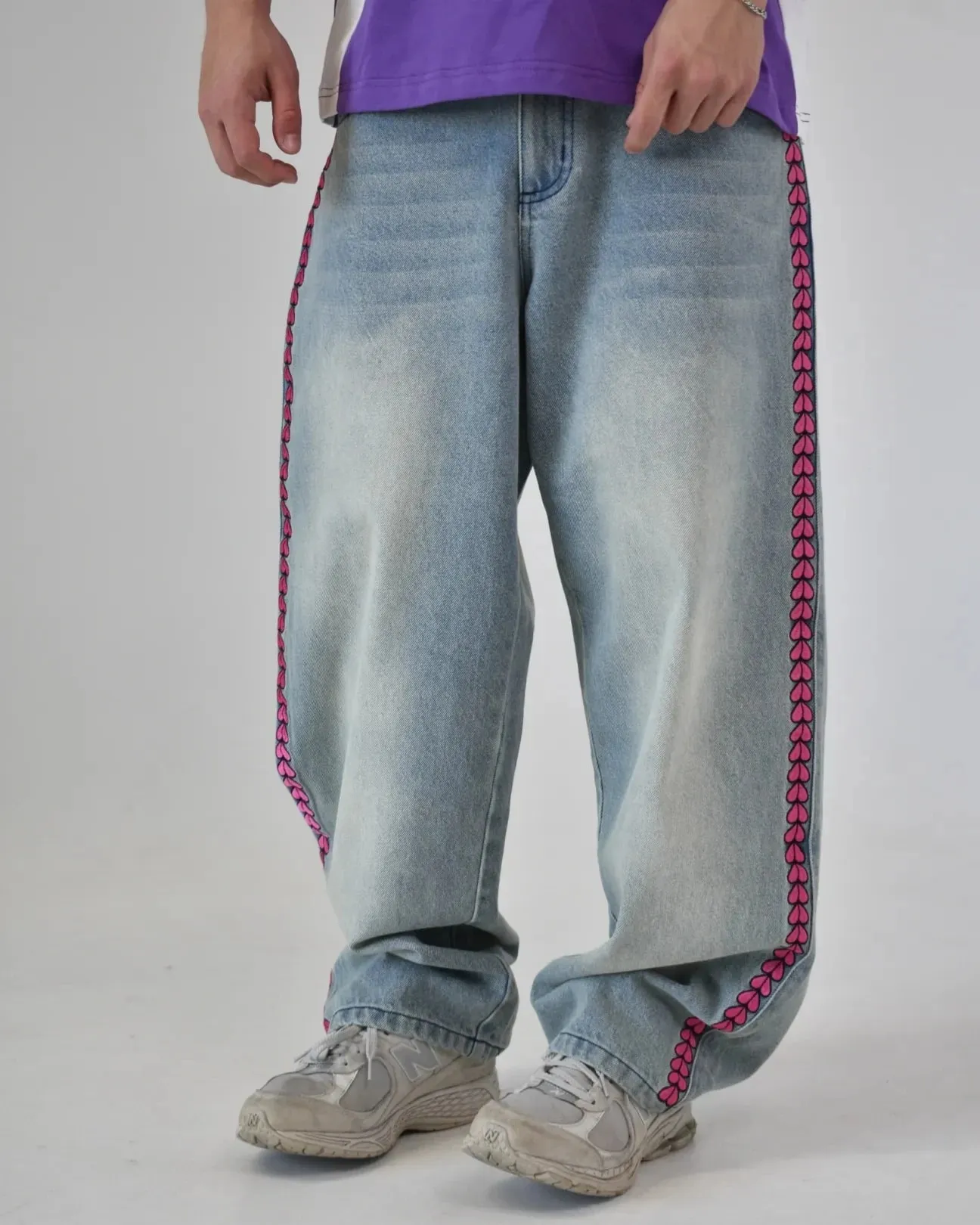 Y2K Anime JoJo Street High Waisted Loose Jeans Pink Heart-shaped Embroidery Loose Washed Denim Pants Wide Leg Pants — image 3