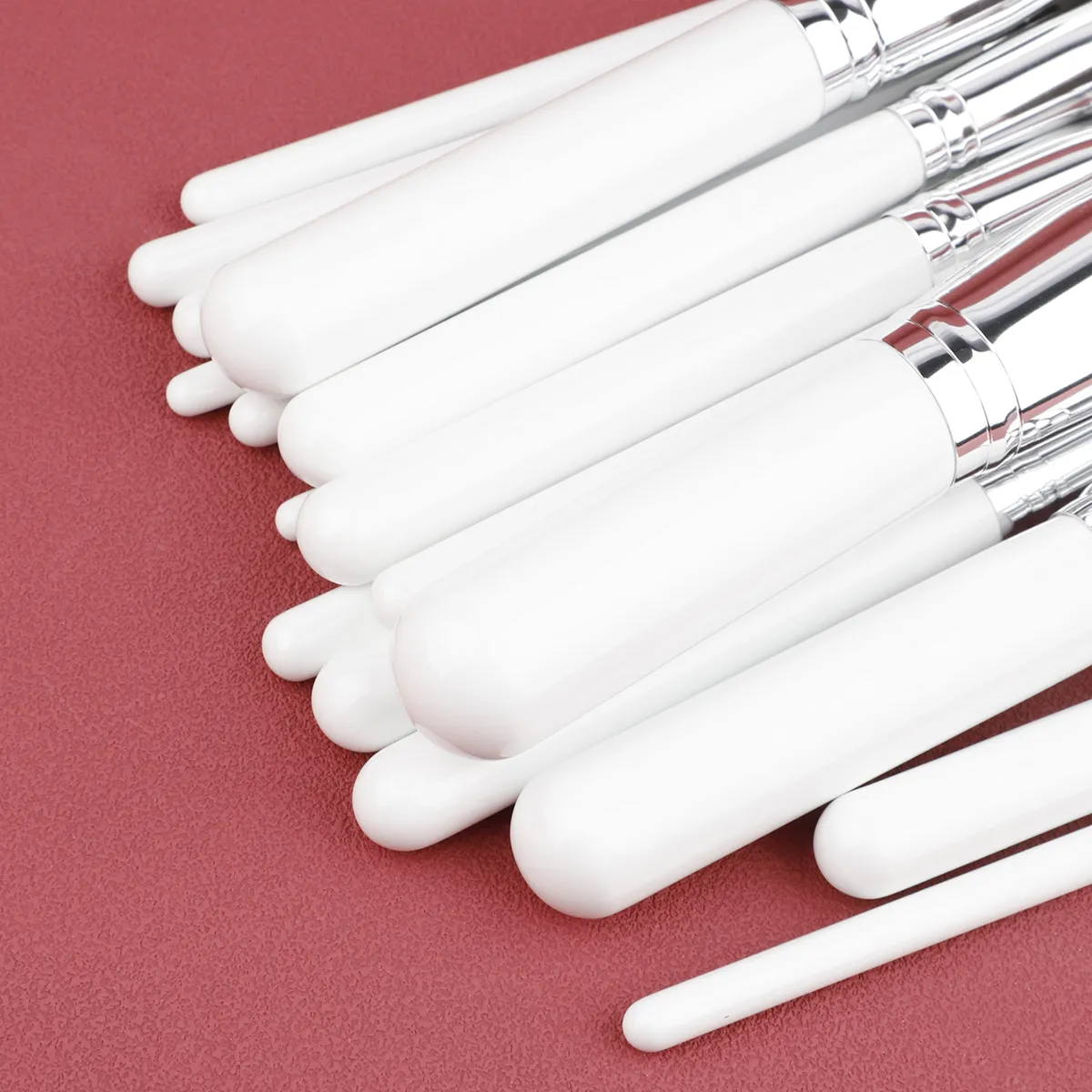 30pcs Professional Makeup Brushes Set Cosmetic Beauty Tools Foundation Eyeshadow Concealer Blend Brushes Fluffy Bristle Powder