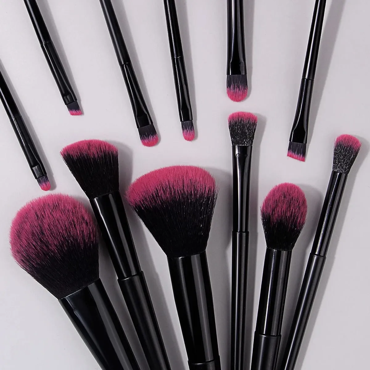 16PCS Black & Pink Makeup Brushes Set Free Shipping with Bag Puffs & Pendant — image 6