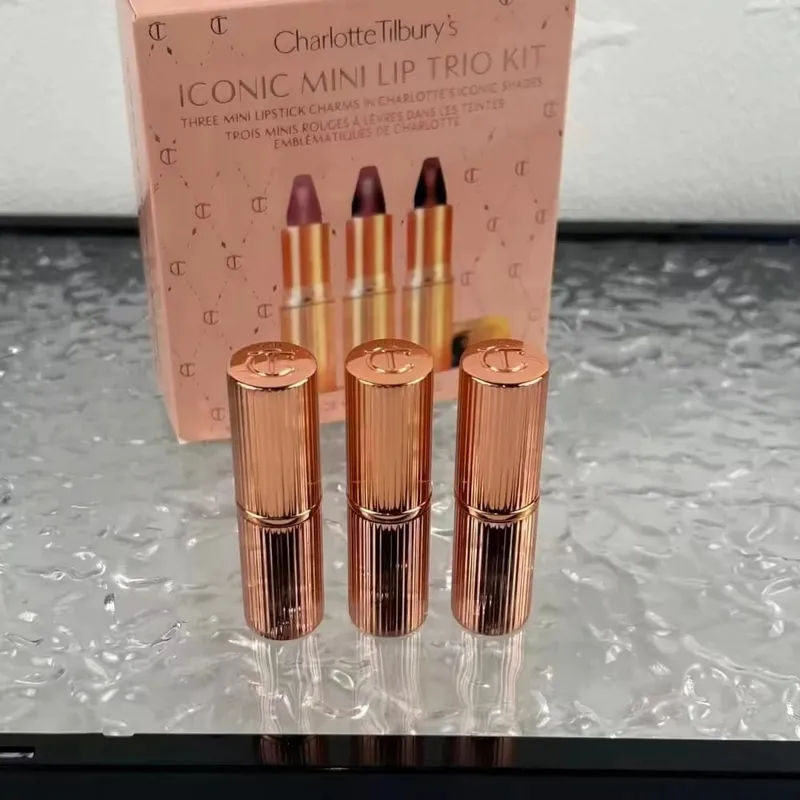Charlotte Tilbury Lip Liner Is Smooth With Strong Coverage&The Highlighter Contour Palette Brightens And Shapes Your Features — image 10