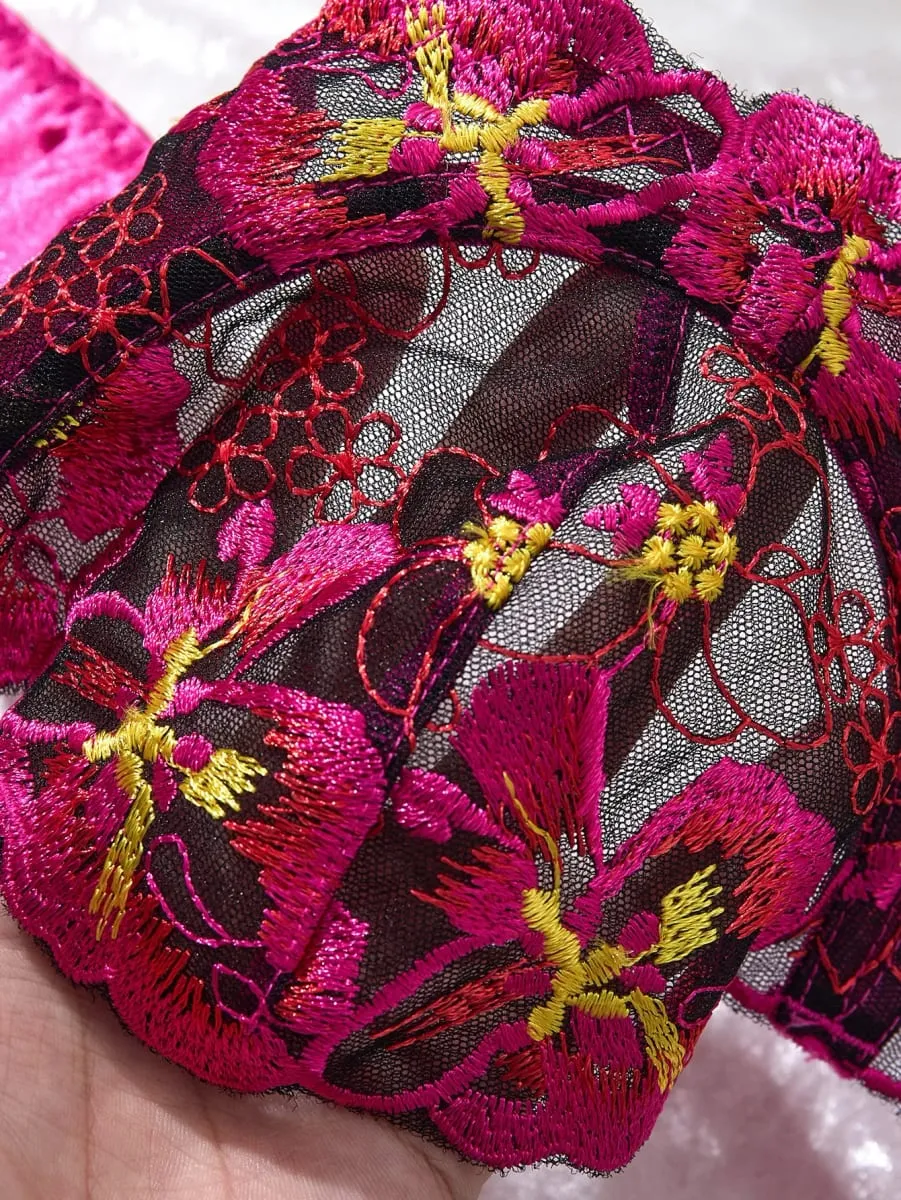 Sexy Rose-red Lingerie Including A Bra and Panties with Daisy Patterns As Well As Acomfortable Home-style Bra & Brief Sets — image 5