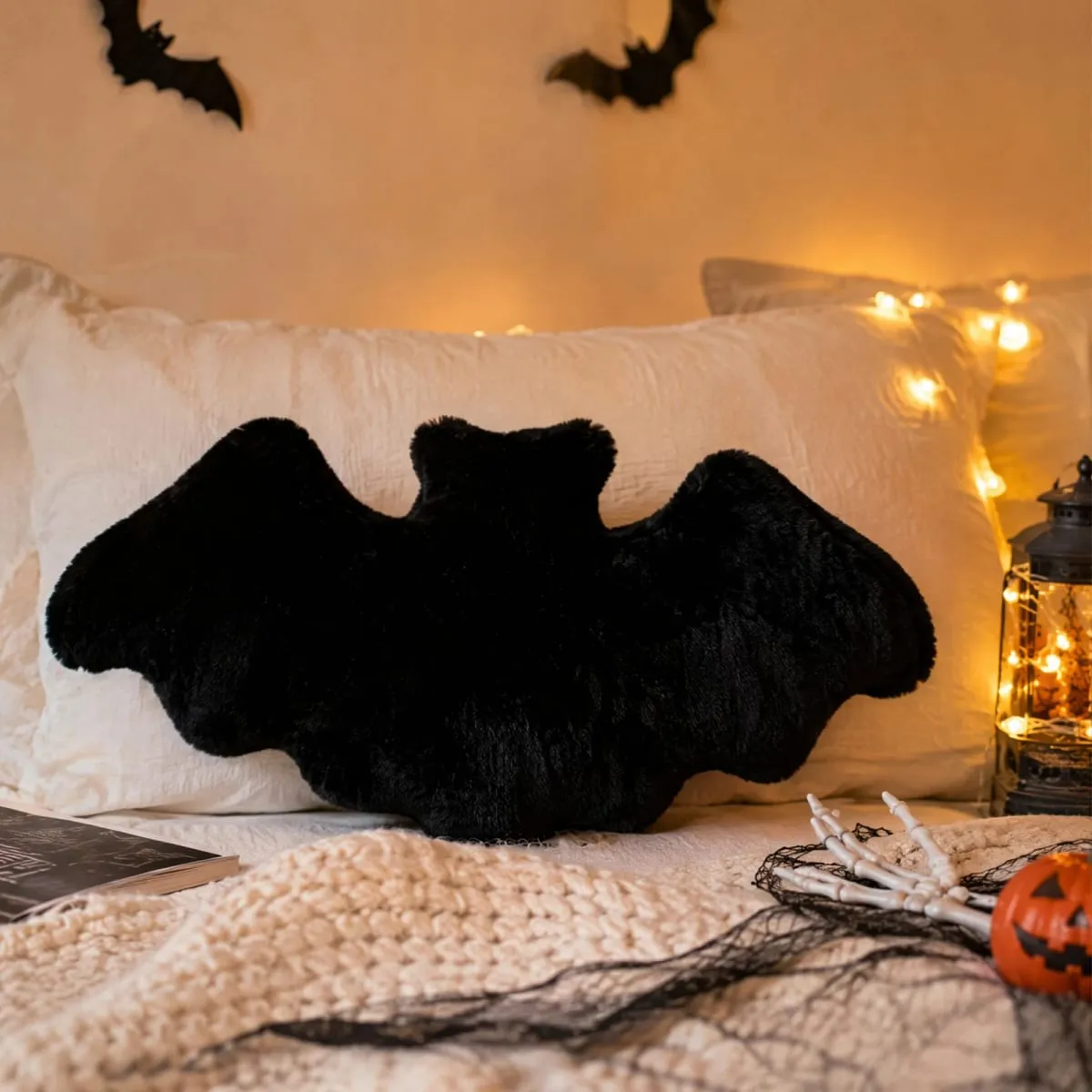 Halloween Bat Shaped Throw Pillow 17.72x9.06 Inch Halloween Bats Plush Pillow Halloween Dekorasyon Pillow para sa Couch Sofa Bed Car — image 5