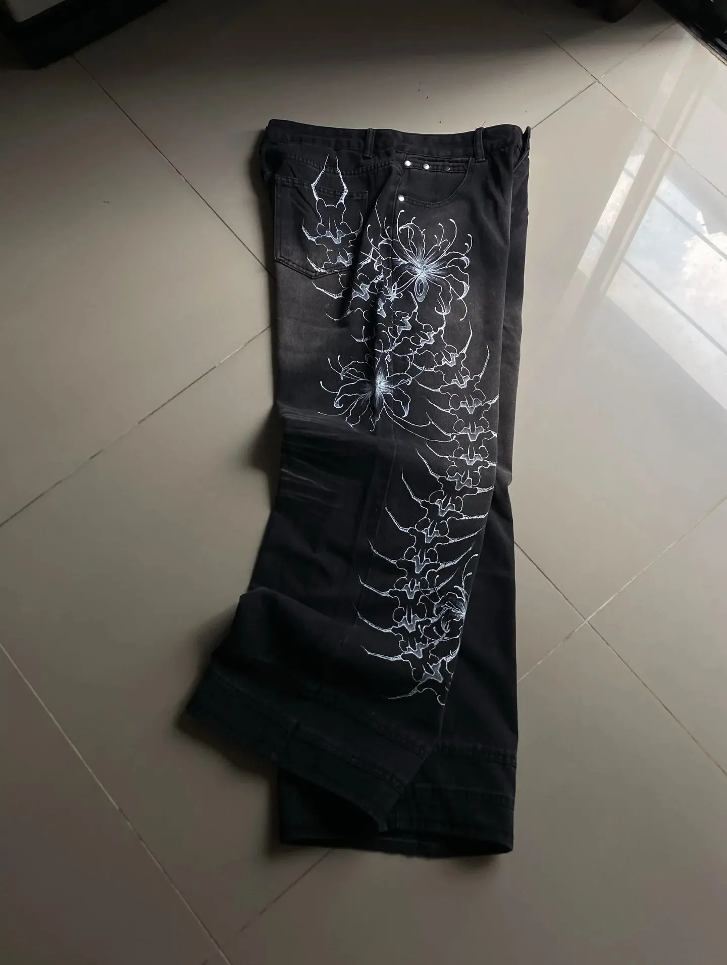 Y2K Vintage Gothic High Street Denim Black Wash Gradient Spine Spider Lily Print Wide Leg Jeans — image 3