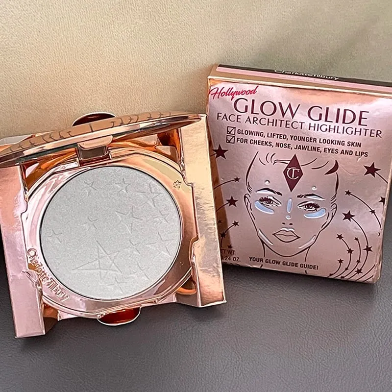 Yayasan Penyerlah Charlotte Tilbury CT Tekstur Berterusan Penyamar Menghidrat Mekap Mencerahkan Serbuk Padat