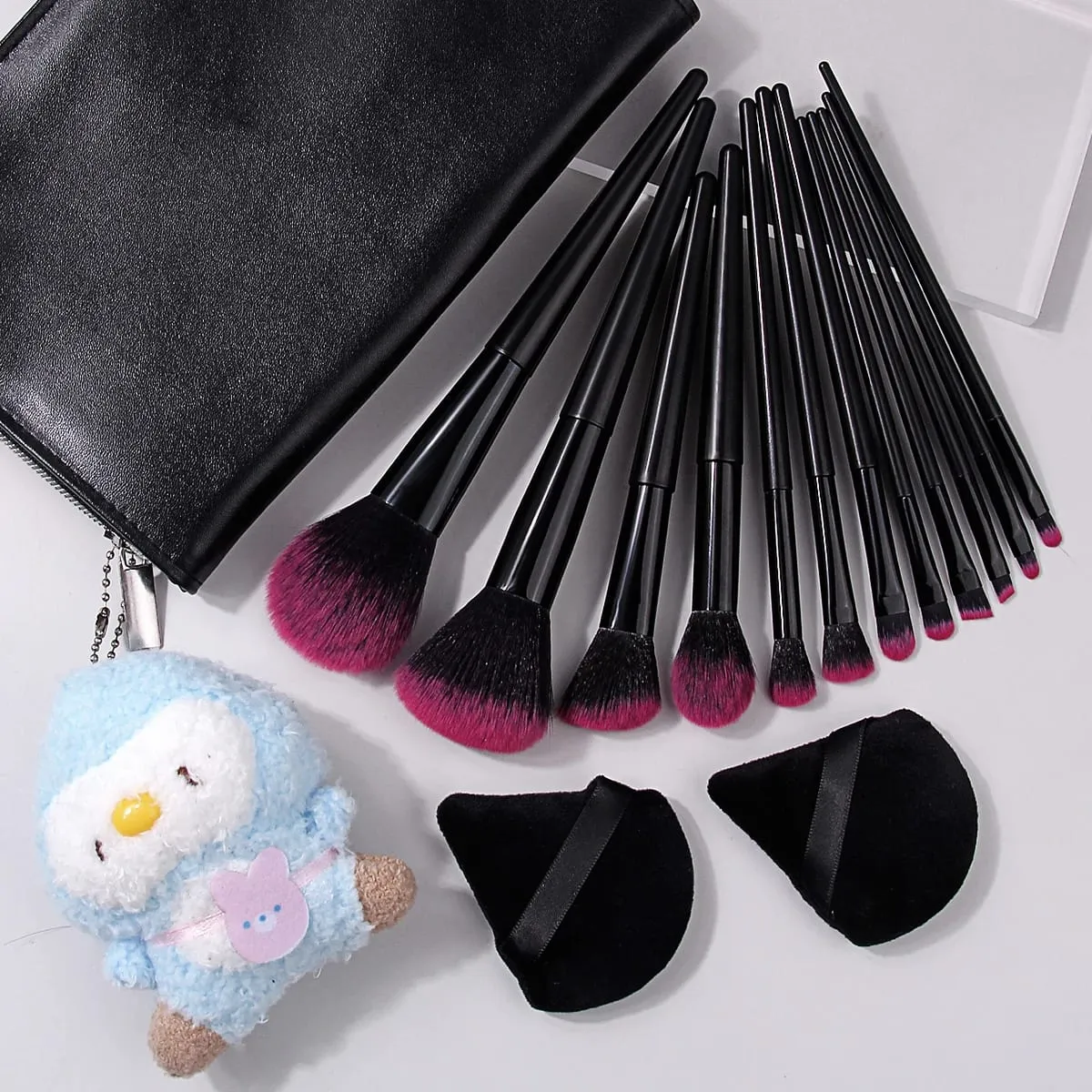 16-teiliges Make-up-Pinsel-Set mit Farbverlauf, rosa, weiches synthetisches Haar, Gesichts- und Augenkosmetikpinsel mit 2 dreieckigen Samt-Puderquasten, Schwarz Mak — image 4