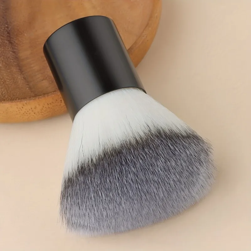 Fluffy Kabuki Brush Makeup Brush for Perfect Foundation Bronzer Highlighter and Blush Application — image 1