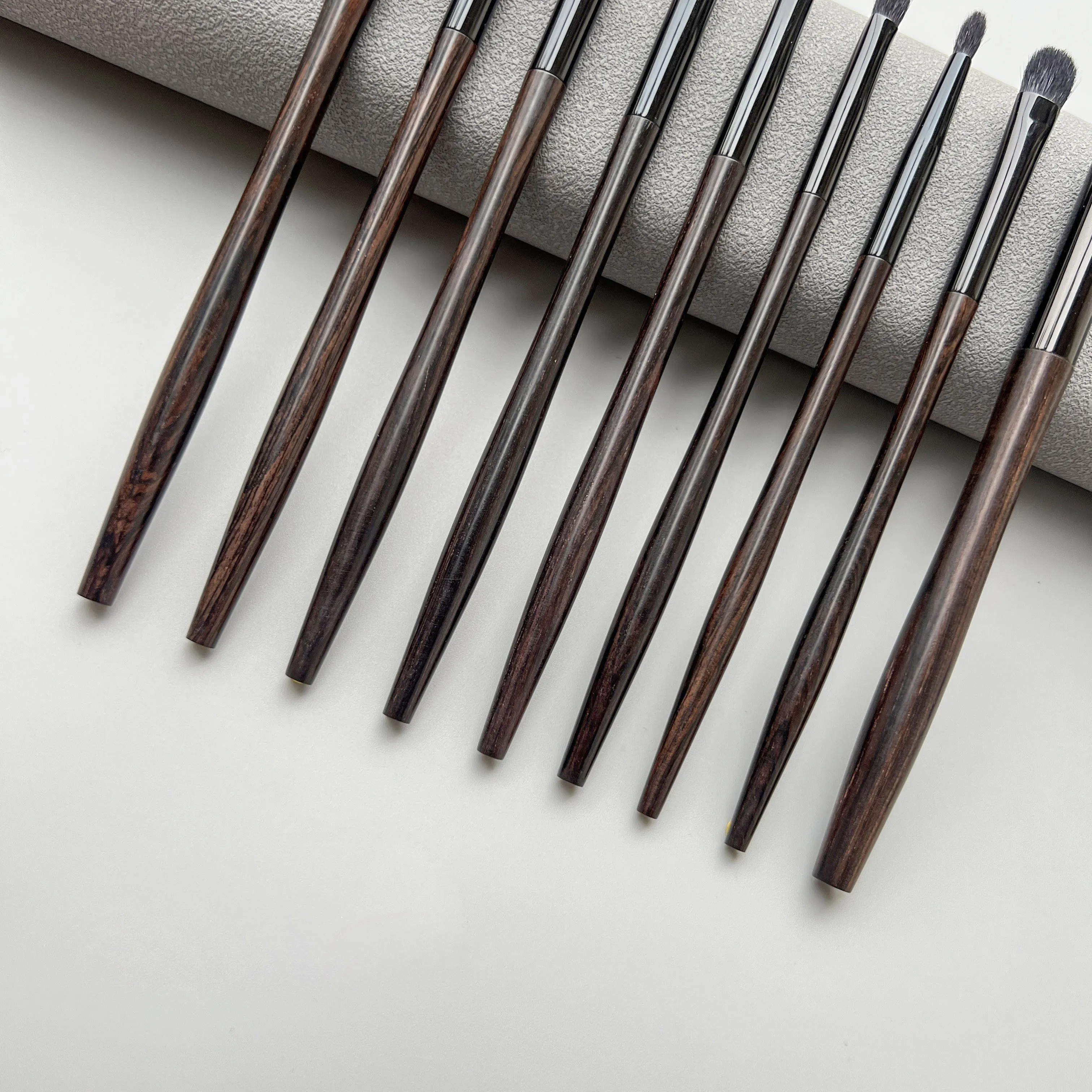 Soft Saikoho Goat Hair 9pcs Eye Shadow Blending Brush Ebony Handle Make Up Brushes Set Professional Handmade Makeup Brushes Kit