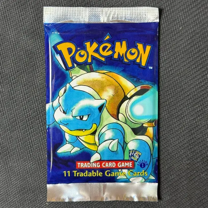 Booster Pack 11pcs/bag 1st Edition Pack Charizard Trading Card Game Collection Battle Booster Toys Boys Gift — image 9