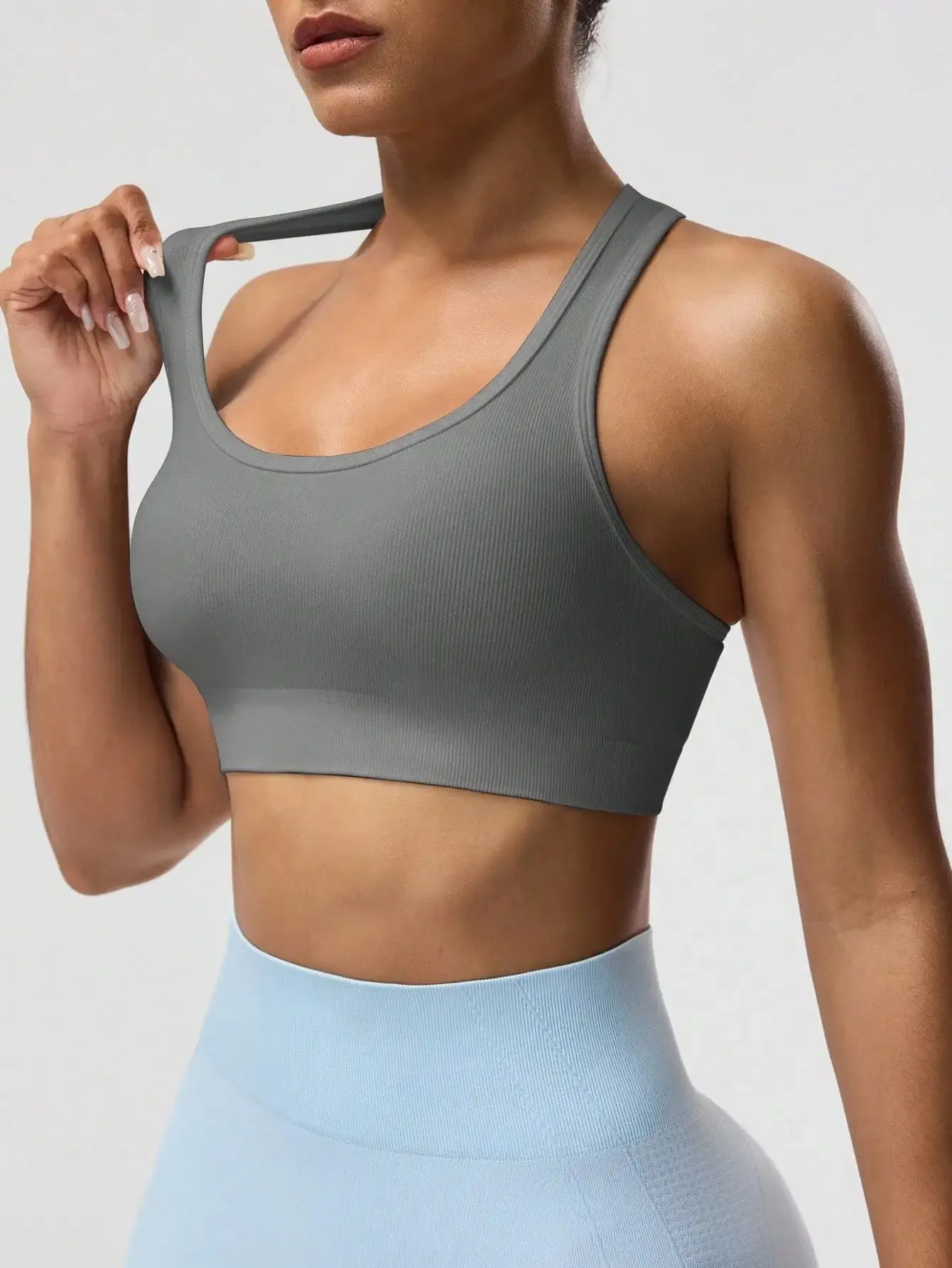 Seamless One-Piece Sports Bra with Wire-Free Support Bust Enhancement and Backless Design for Yoga and Outer Wear — image 5