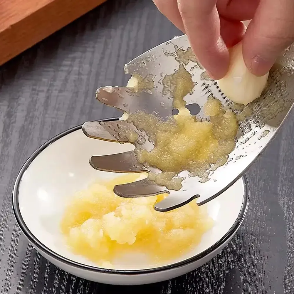 Stainless Steel Ginger Garlic Grater Multi-functional Grinding Spoon Egg Soup Divider Kitchen Cooking Utensils