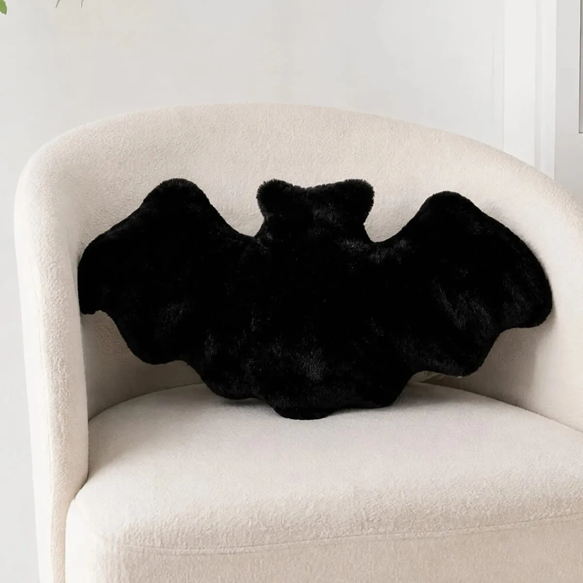 Halloween Bat Shaped Throw Pillow 17.72x9.06 Inch Halloween Bats Plush Pillow Halloween Dekorasyon Pillow para sa Couch Sofa Bed Car — image 6