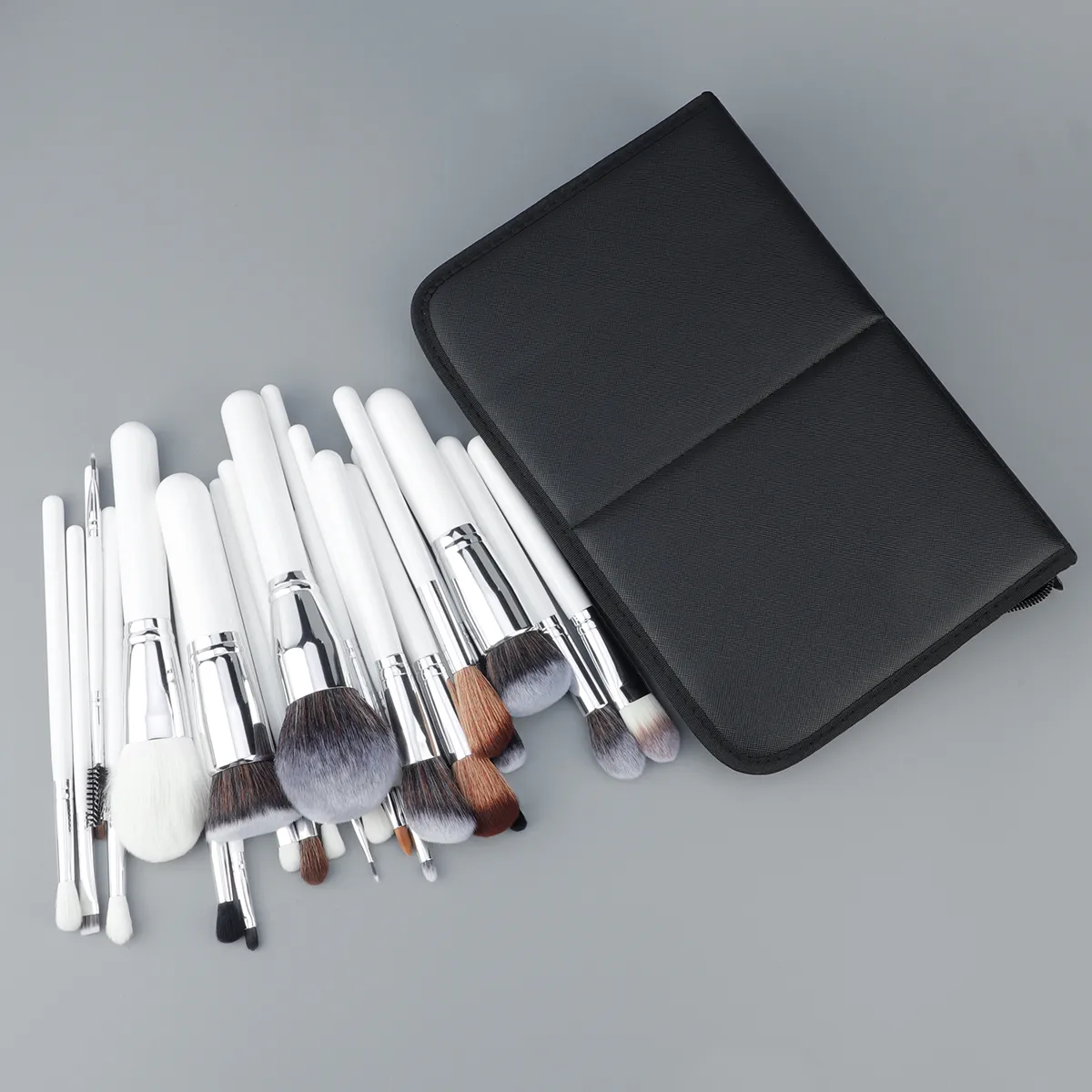 30Pcs Professional Makeup Brushes Set With Portable Storage Bag Black And White Bristles Fully Meet Makeup Needs