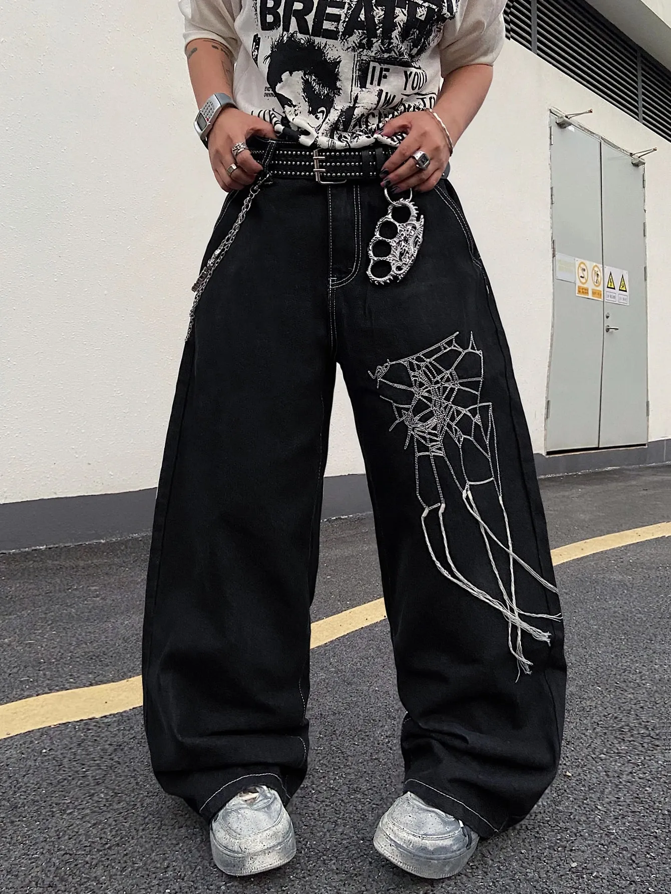 Men's Versatile Jeans Men's Baggy Wide Pants American High Street Style Men's Long Trousers With Frayed Edges And Embroidery