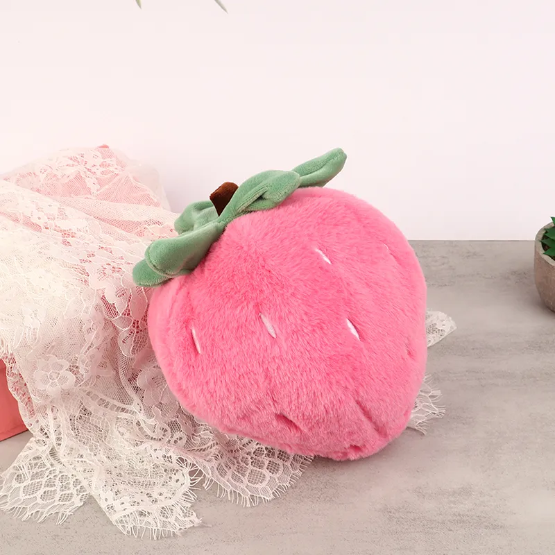 Oreiller à fraises Super doux, jouet créatif léger et mignon, poupée décorative pour la maison, ornements pour filles, cadeau — image 2