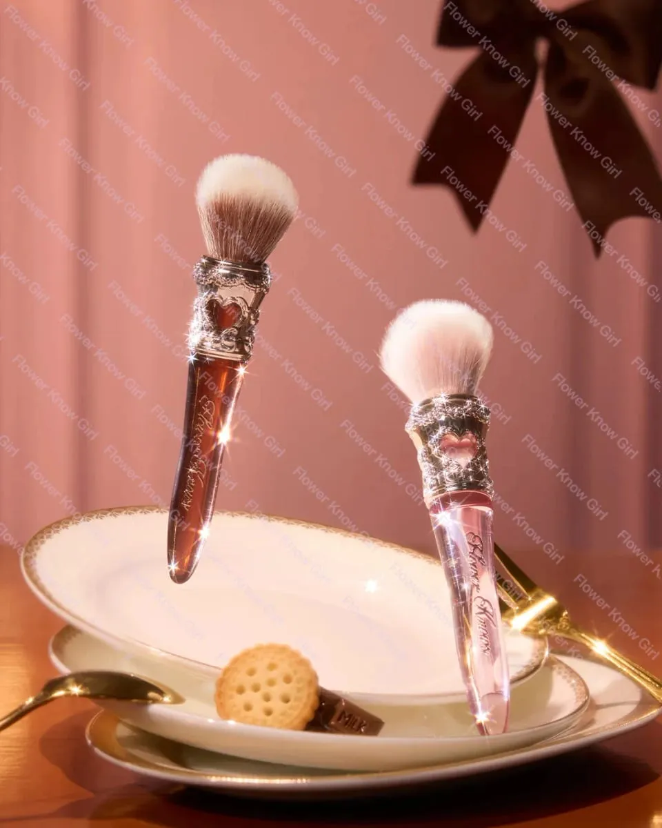 Flower Knows The Sweetie Bear Rounded Blush Brush Loose Powder Makeup Brushes — image 4