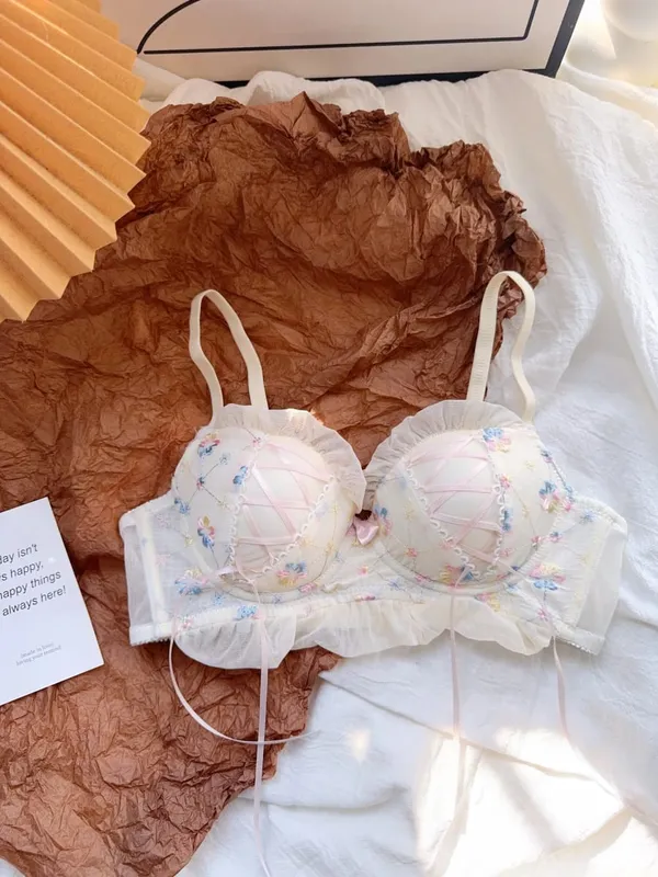 ชุดชั้นในลูกไม้เกาะอกสำหรับหน้าอกเล็ก Bralette และกางเกงชั้นในหวานและเซ็กซี่