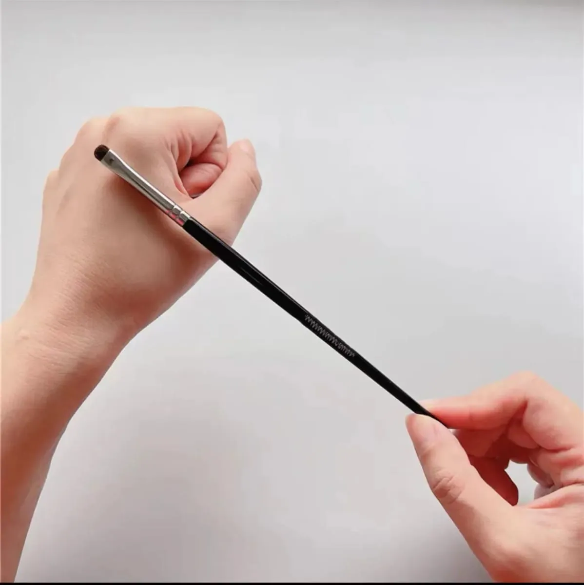 1pc Detail small Eyeshadow Make up brush Pony hair Precision Eye shadow Makeup brushes Tapered Smudge cosmetic tools — image 4