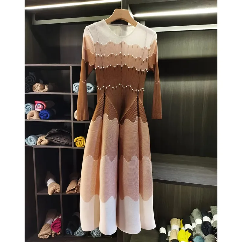 Designed Women's Pleated Dress O-neck Loose Fit High-end Fashion Color Block Beaded Long Sleeve Famale Clothing 2DB6598 — image 11
