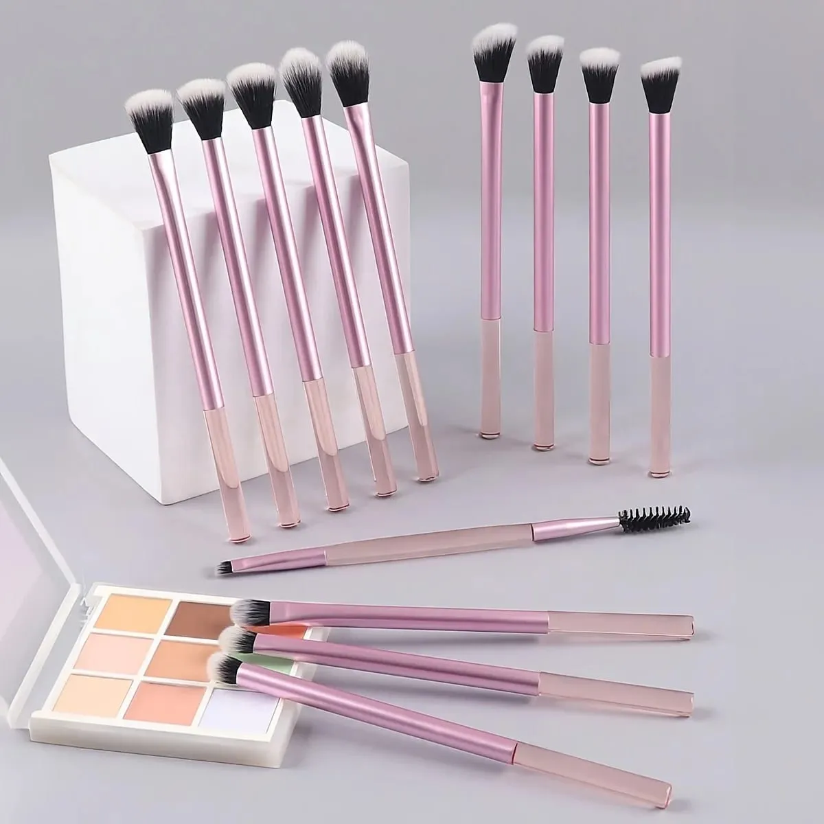 13pcs Professional Makeup Brush Set Soft Face & Eye Brushes for Foundation Concealer Eyeshadow Blending and Highlighting
