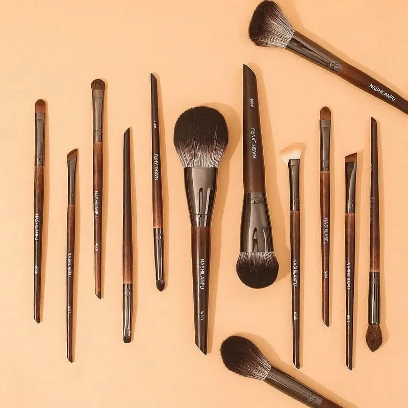 Premium Animal Fur Makeup Brush Set Wooden Handle Eyeshadow Blush Powder Eyebrow Brushes Beauty Makeup Tools Fur Cosmetic