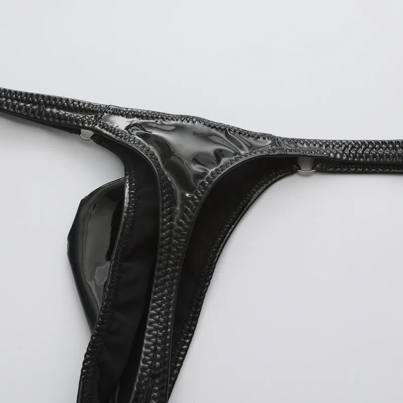String en cuir brillant pour hommes, 1 pièce, avec anneau en métal, tongs, pochette bombée Gay, taille basse, sous-vêtements extensibles, exposant les fesses, Sexy