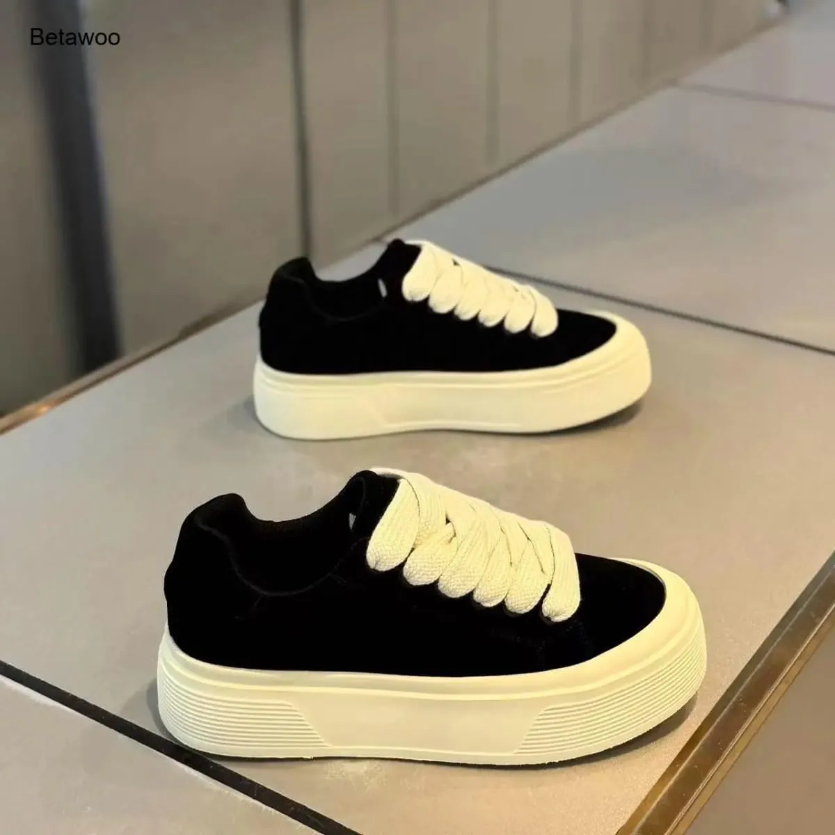 Men Suede Platform Sneakers Thick Sole Casual Skate Shoes Lace Up Comfortable Non Slip Retro Sports Shoes for Men — image 5