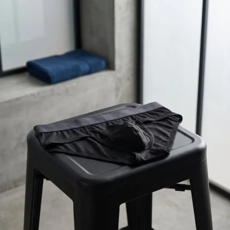 Thin Underpants Summer Thin Briefs Men Side Opening Breathable Men Ice Silk Panties Splicing Lingerie Seamless Underwear Men