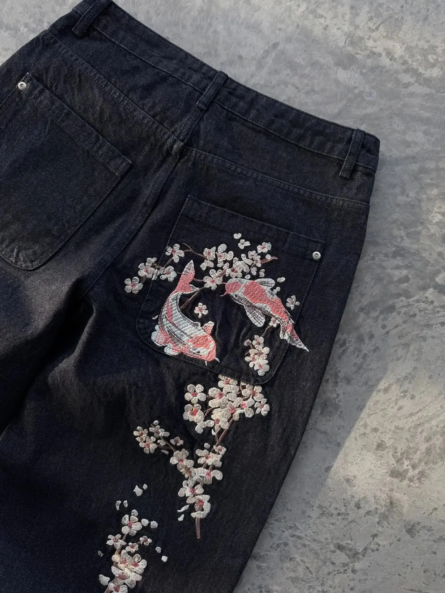 New Sakura Carp Embroidered Jeans Y2k Harajuku Retro Men and Women Loose Street Style Trousers Gothic Punk Casual Straight Jeans